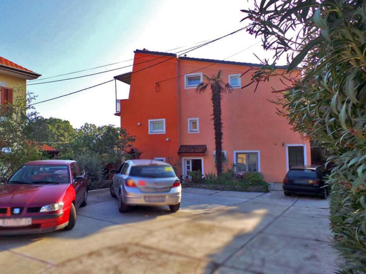 Apartments Skorup Icici Luaran gambar