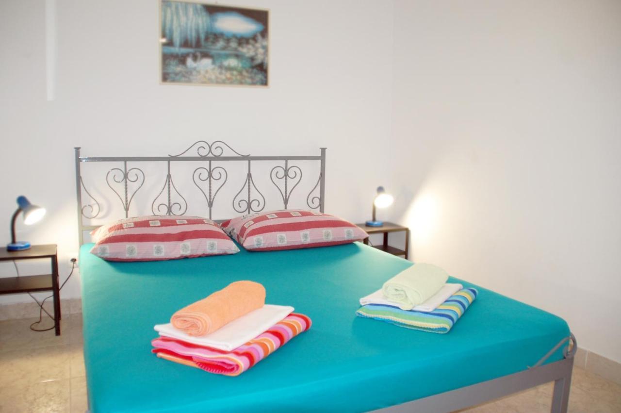 Apartments Skorup Icici Luaran gambar