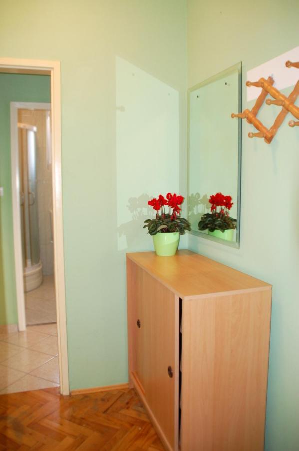 Apartments Skorup Icici Luaran gambar